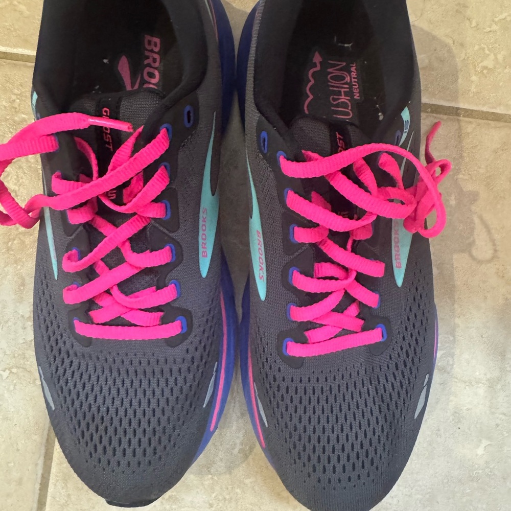 Brooks Women's Athletic Shoes - Black with Pink and Blue Accents